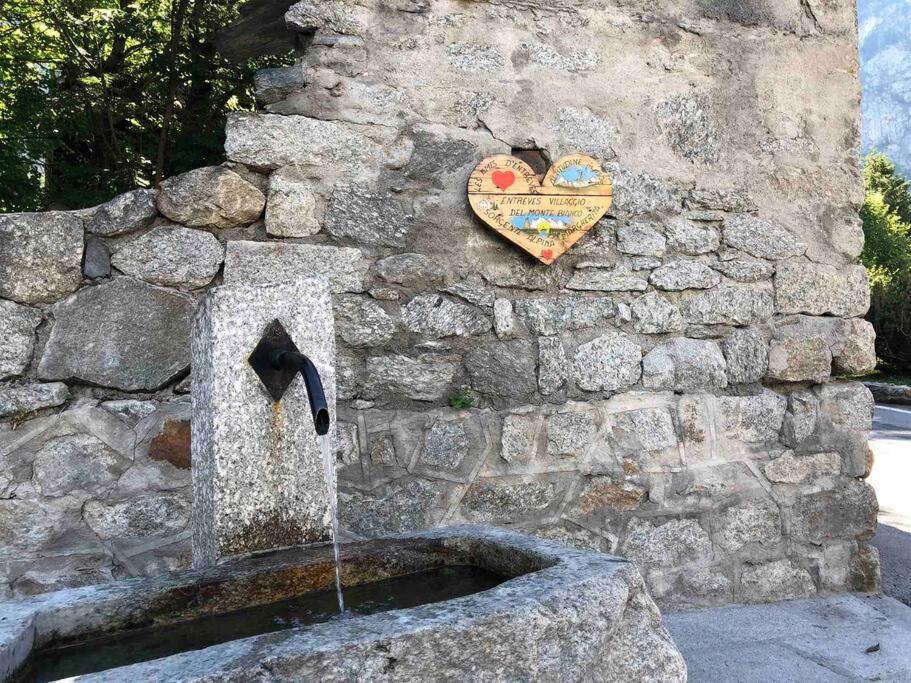 Appartamenti Vista Monte Bianco Courmayeur-Entreves מראה חיצוני תמונה